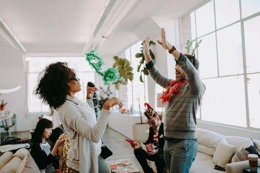 Hybrid Conferencing: Blending Virtual and In-Person Events